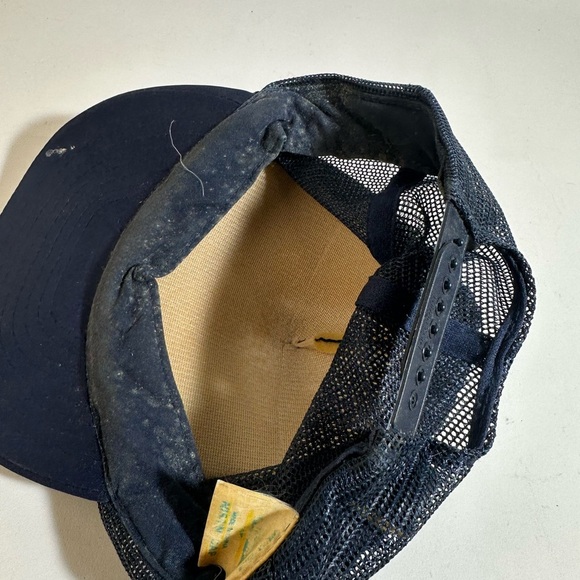 Vintage Trucker Hat - Picture 5 of 6